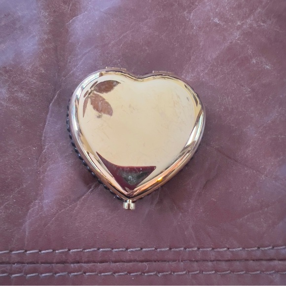 Vintage heart shaped crystal mirror - Picture 8 of 9